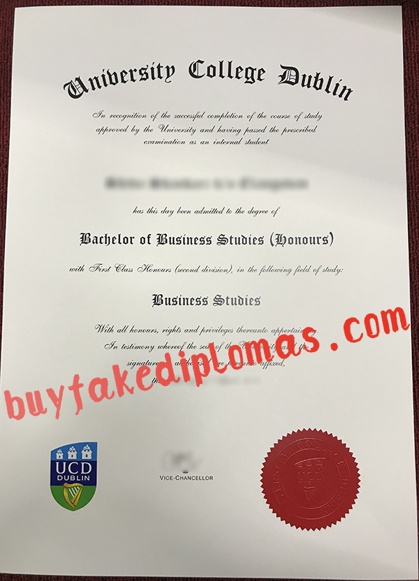 University-College-Dublin-Diploma-d.png