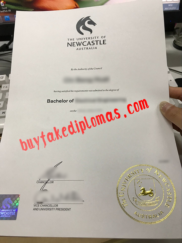 University-of-Newcastle-Australia-Diploma-d.png